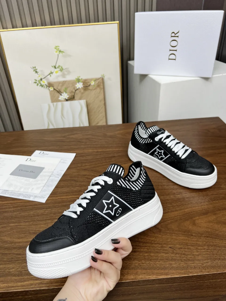 👟👟Ex-factory price 480👟👟 These Dior Star thick-soled sneakers are from the Dior Vibe limited series and have a unique and timeless design. Crafted from white mesh, it features a black CD logo and star pattern on the sides and a Christian Dior Paris signature on the tongue. Paired with a classic thick sole, it is light and comfortable, suitable for all seasons, and can be matched with various casual looks to add the finishing touch. 🎉The official website of Dijia’s new colors has been updated simultaneously. Number of yards: 35-41 (42 can be customized without return or exchange). Welcome to place an order in the picture above [Rose][Rose][Rose]